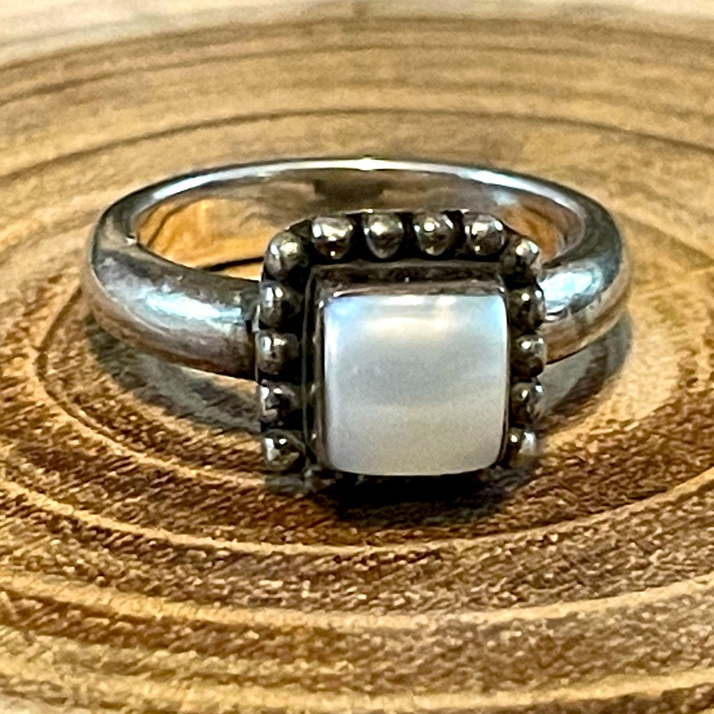 Lovely retired Silpada Pearl ring,  perfect size 6